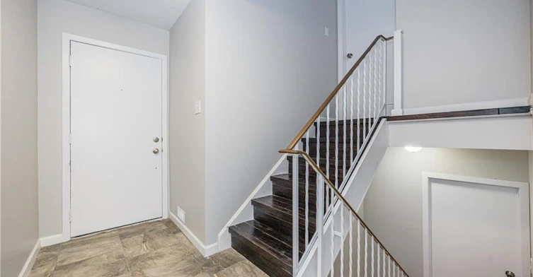 UPPER-328 Breezewood Crescent, Waterloo, ON, N2L 5K5 - 6