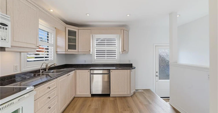 458 East 37th Street, Hamilton, ON, L8V 4B9 - 5