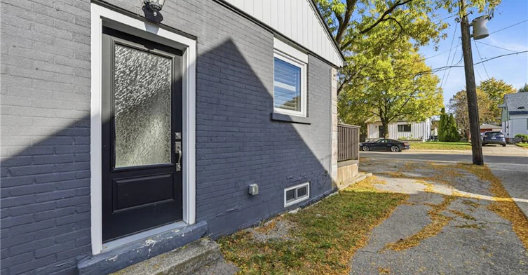 458 East 37th Street, Hamilton, ON, L8V 4B9 - 4