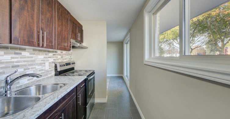1-317 Erb Street W, Waterloo, ON, N2L 1W4 - 5
