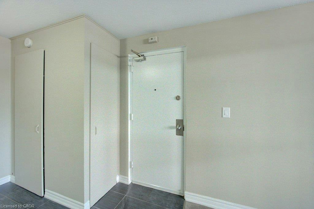 1-317 Erb Street W, Waterloo, ON, N2L 1W4 - 3