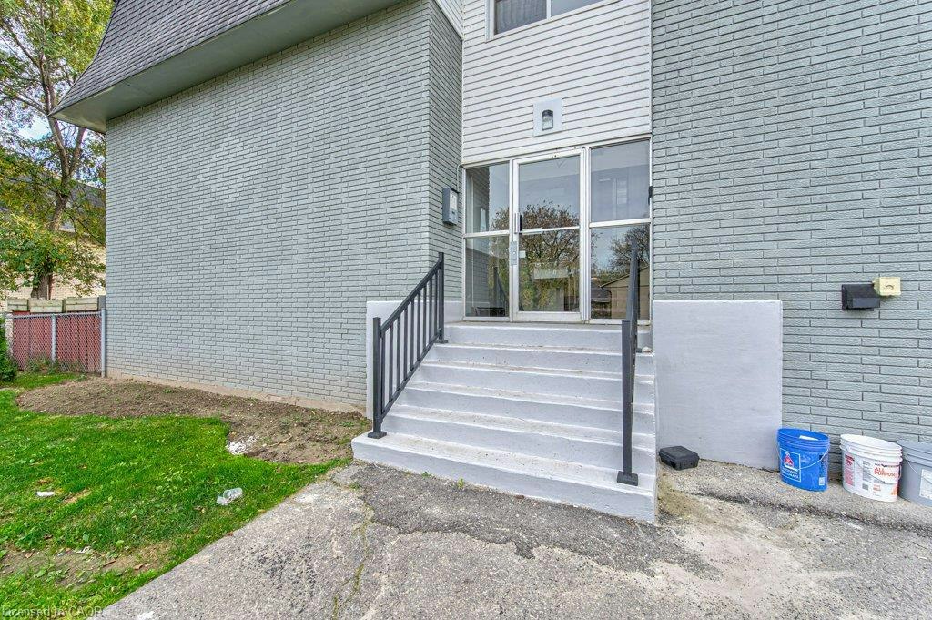16-267 Clyde Road, Cambridge, ON, N3H 1C4 - 2
