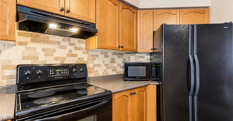 703 Paris Boulevard, Waterloo, ON, N2T 2X9 - 4