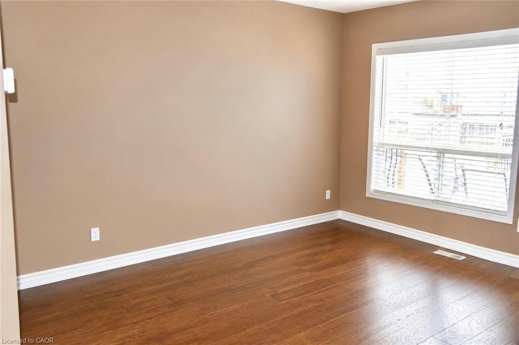 703 Paris Boulevard, Waterloo, ON, N2T 2X9 - 8