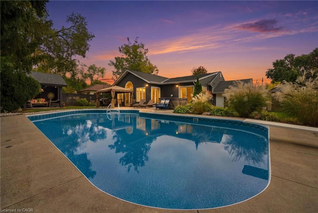 2101 Edinburgh Drive, Burlington, ON, L7R 2C8
