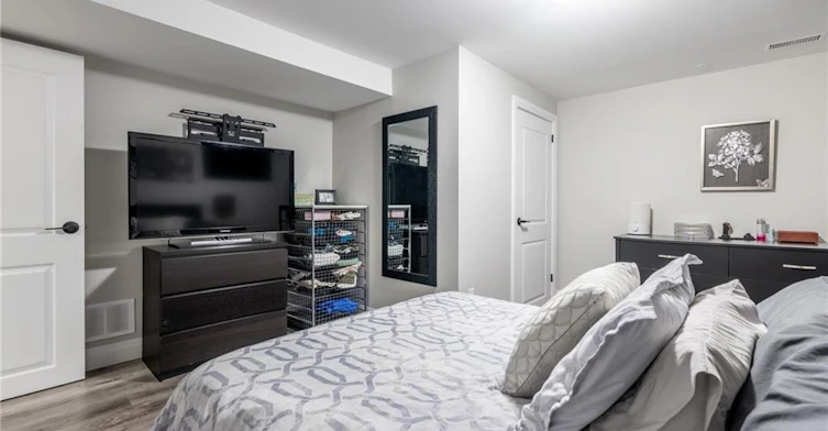 Lower-242 West 17th Street, Hamilton, ON, L9C 4G2 - 10