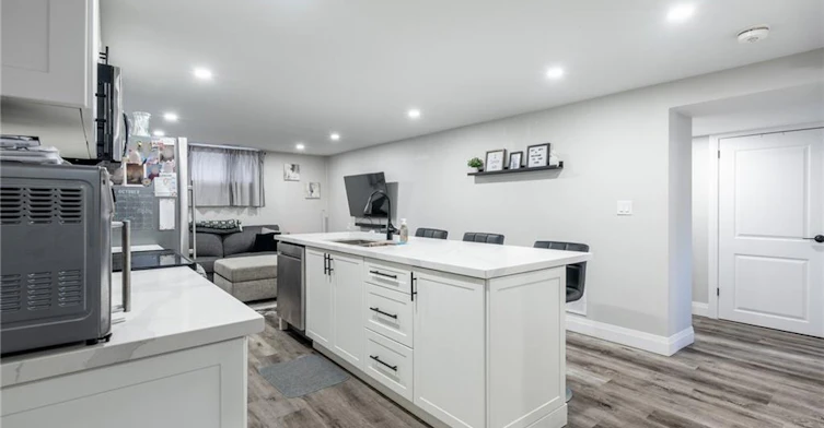 Lower-242 West 17th Street, Hamilton, ON, L9C 4G2 - 4