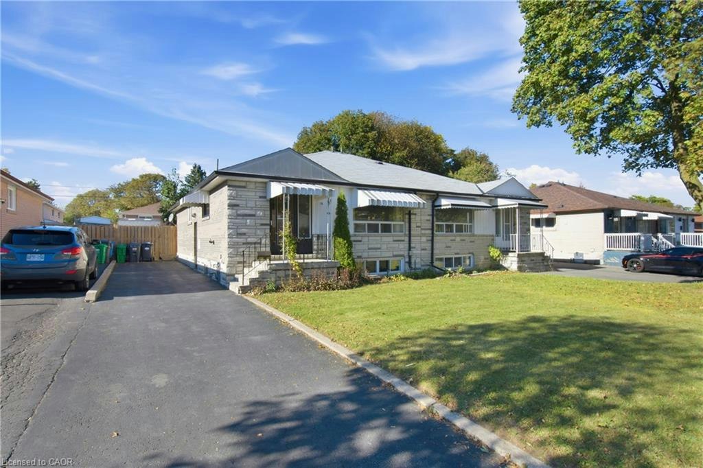 16 Avondale Boulevard, Brampton, ON, L6T 1H3