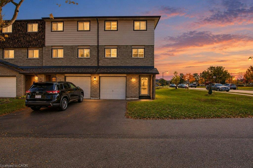 7-1455 Garth Street, Hamilton, ON, L9B 1T4