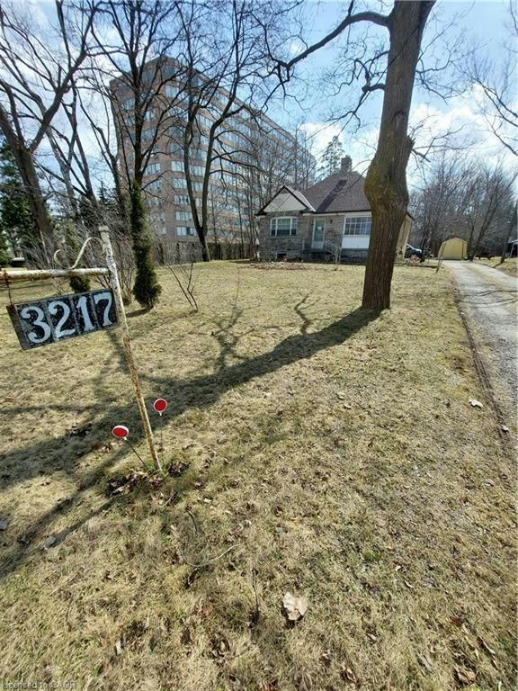 3211 King Street E, Kitchener, ON, N2A 1B1