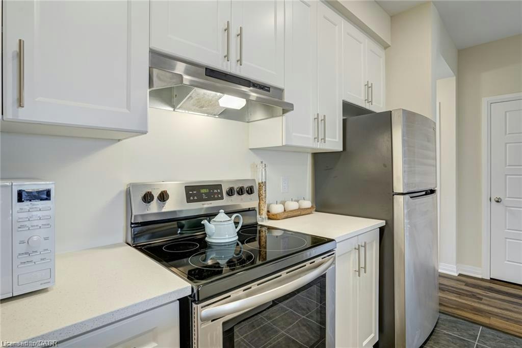 204-12 Blanshard Street, Hamilton, ON, L8P 0C7 - 11
