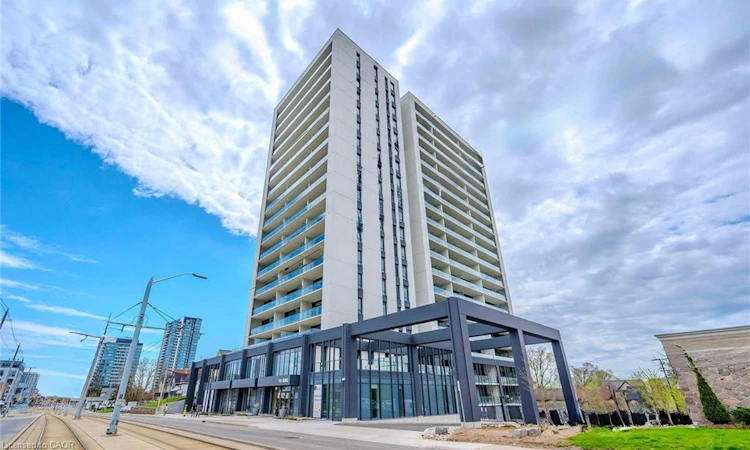 812-741 King Street W