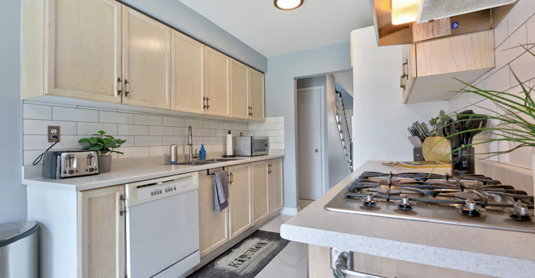 38 Pine Gate Place, Whitby, ON, L1R 2M6 - 6