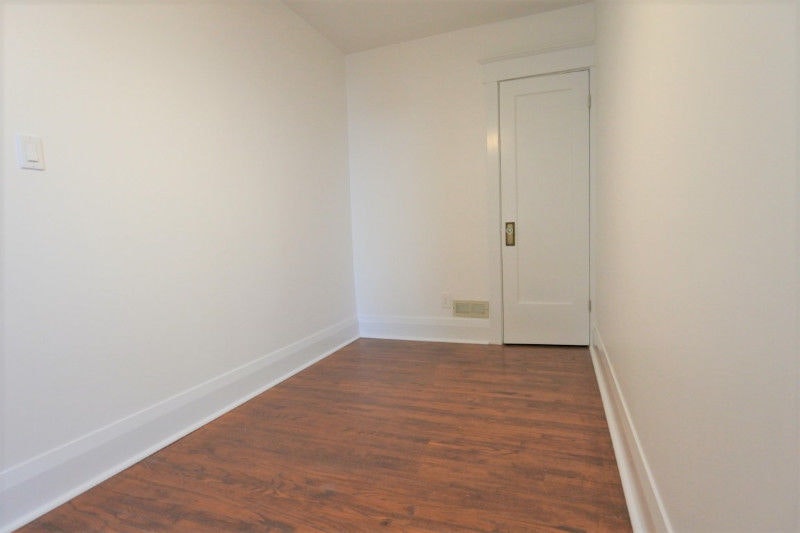 Main-19A Hiawatha Road, Toronto, ON, M4L 2X7 - 16