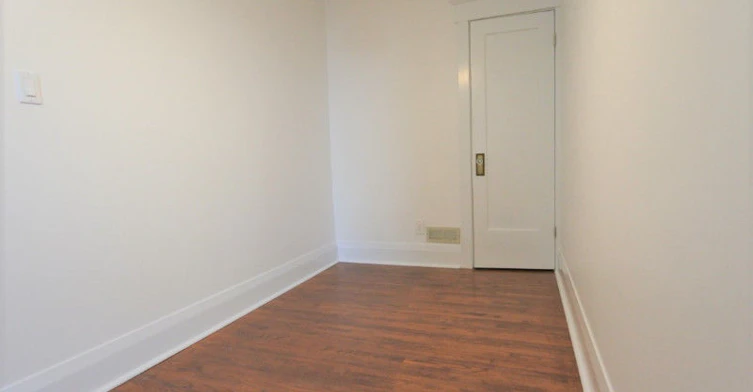 Main-19A Hiawatha Road, Toronto, ON, M4L 2X7 - 16