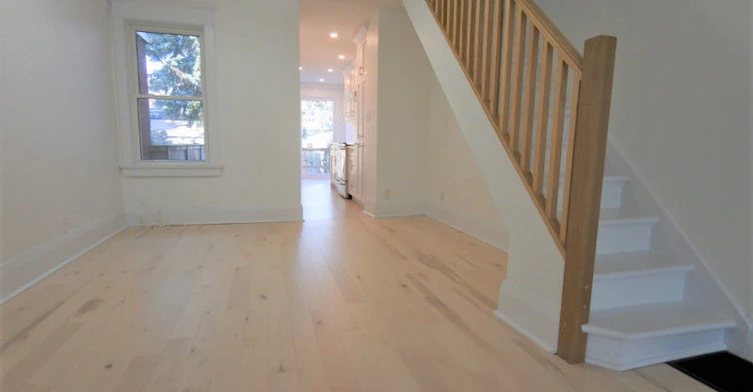 Main-19A Hiawatha Road, Toronto, ON, M4L 2X7 - 3