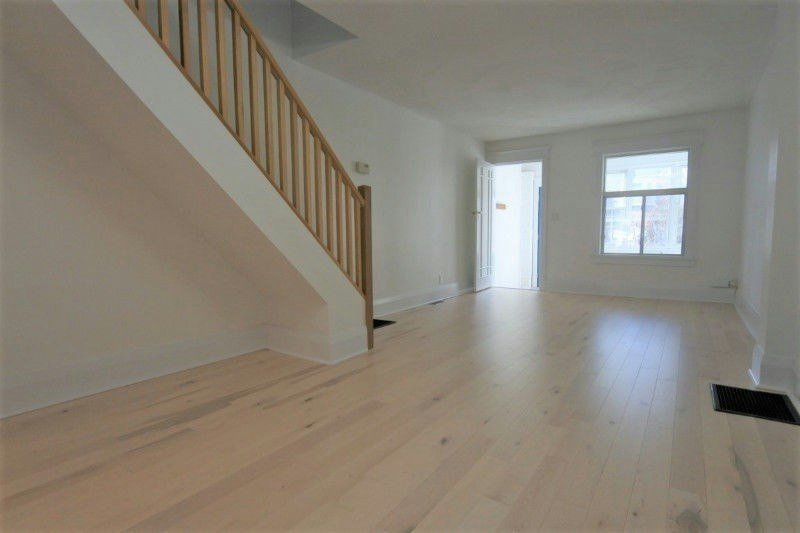 Main-19A Hiawatha Road, Toronto, ON, M4L 2X7