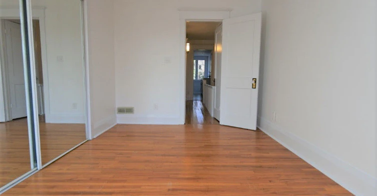 Main-19A Hiawatha Road, Toronto, ON, M4L 2X7 - 14