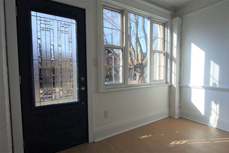 Main-19A Hiawatha Road, Toronto, ON, M4L 2X7 - 18