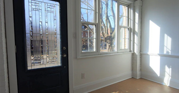 Main-19A Hiawatha Road, Toronto, ON, M4L 2X7 - 18
