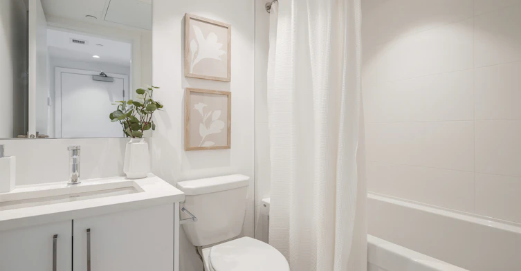 153 E 4th Street, North Vancouver, BC, V7L 1H5 - 14
