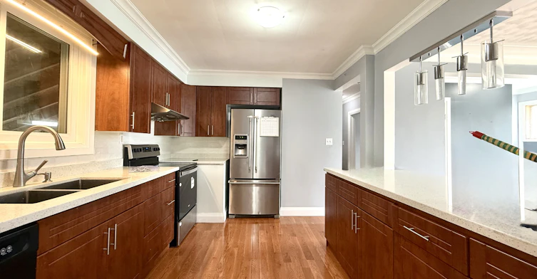 585 Mohawk Road East, Hamilton, ON, L8V 2J8 - 8