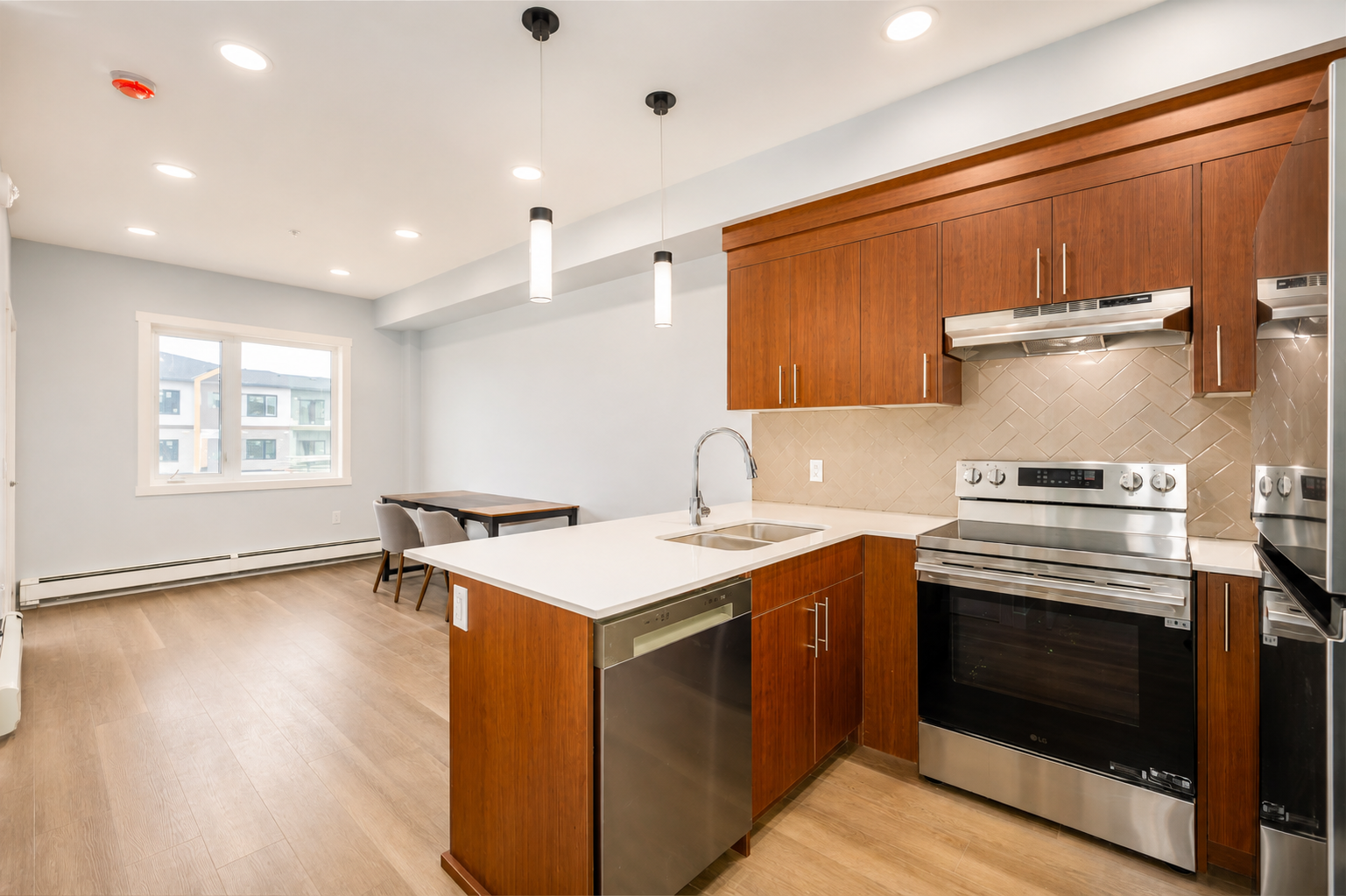 U1110-348 Greystone Boulevard, Cochrane, AB, T4C 2B8 - 3