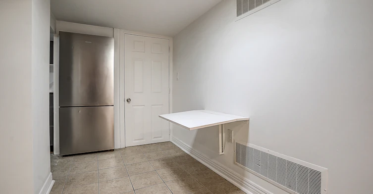 Lower-79 O'connor Drive, Toronto, ON, M4K 2K4 - 10