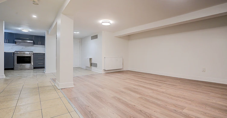 Lower-79 O'connor Drive, Toronto, ON, M4K 2K4 - 18