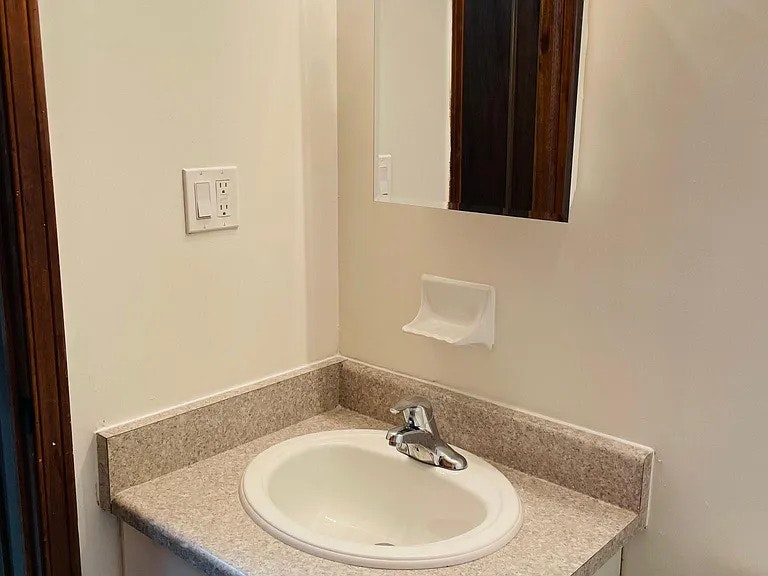 2-73 Roncesvalles Avenue, Toronto, ON, M6R 2K6 - 11