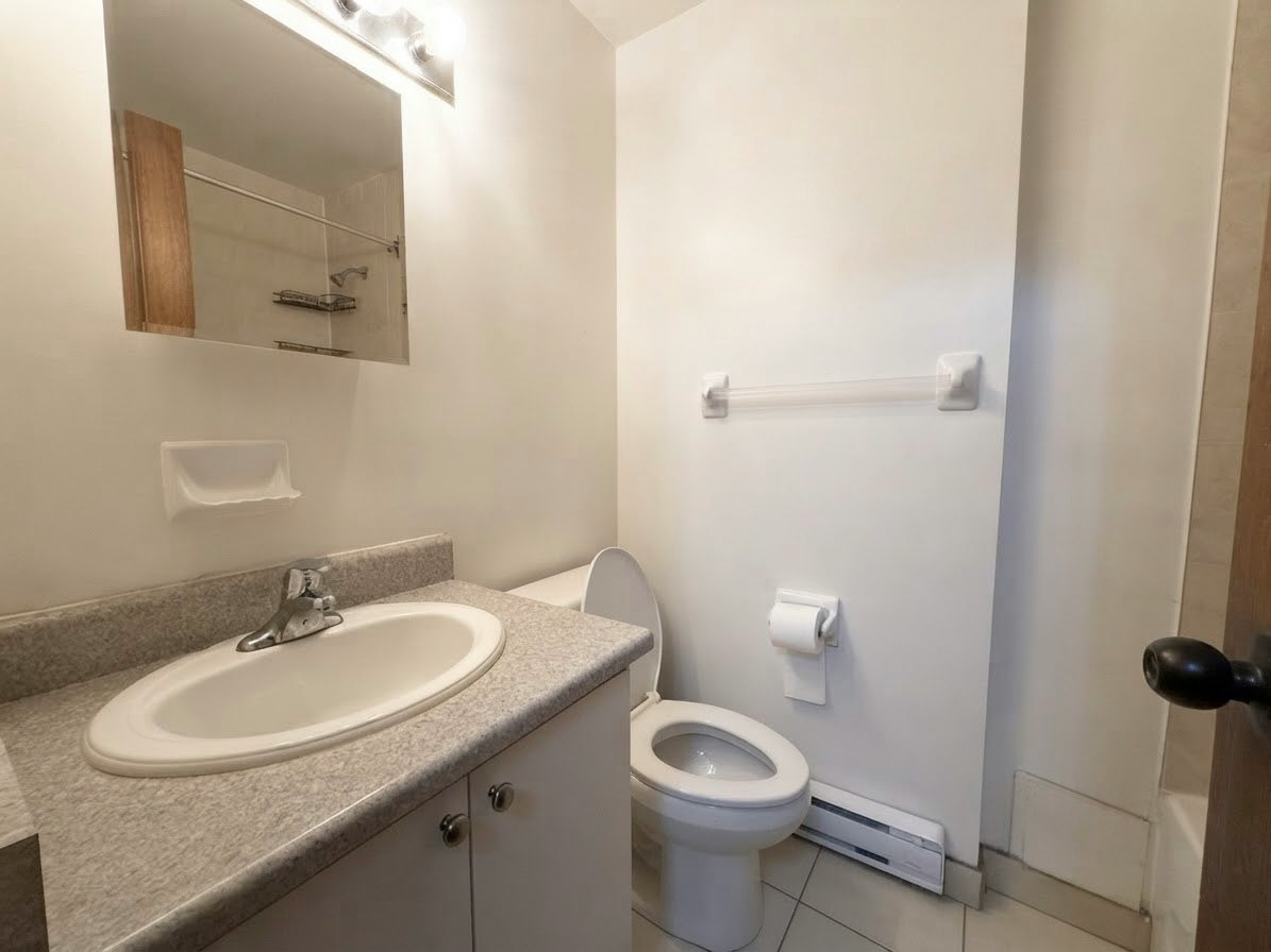 2-73 Roncesvalles Avenue, Toronto, ON, M6R 2K6 - 10