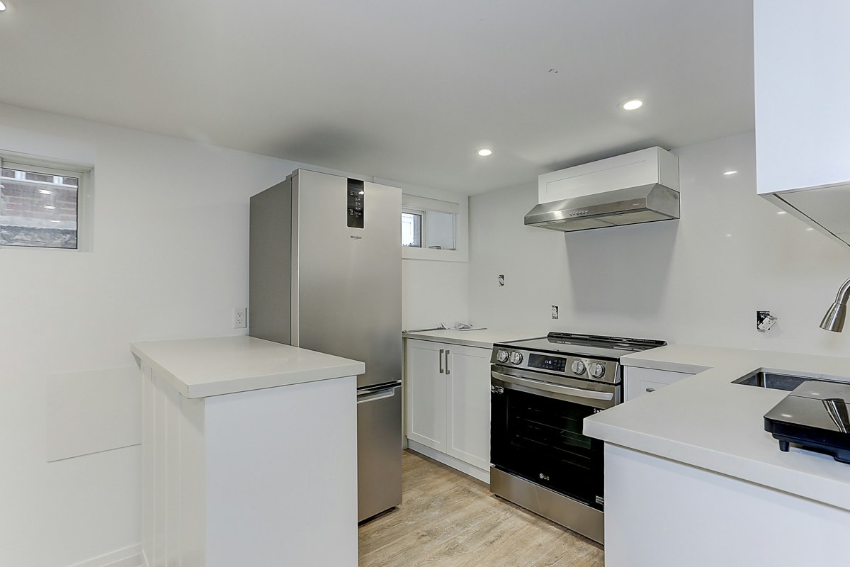 Lower-61 Clouston Avenue, Toronto, ON, M9N 1A6 - 7