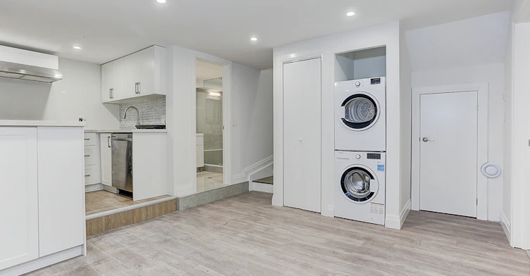 Lower-61 Clouston Avenue, Toronto, ON, M9N 1A6 - 10