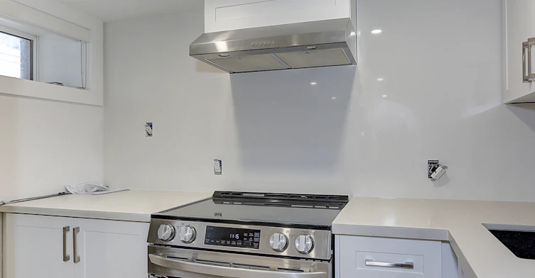 Lower-61 Clouston Avenue, Toronto, ON, M9N 1A6 - 6