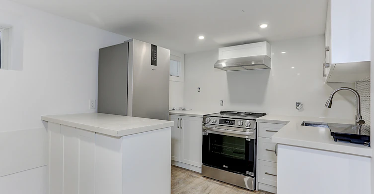 Lower-61 Clouston Avenue, Toronto, ON, M9N 1A6 - 3