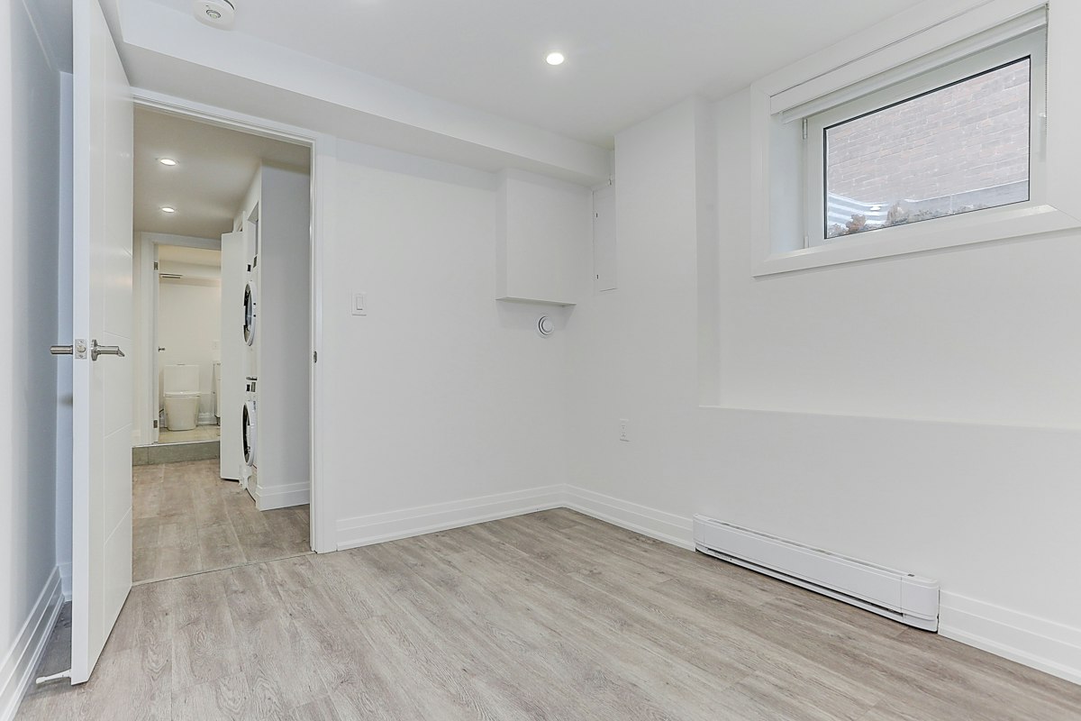 Lower-61 Clouston Avenue, Toronto, ON, M9N 1A6 - 19