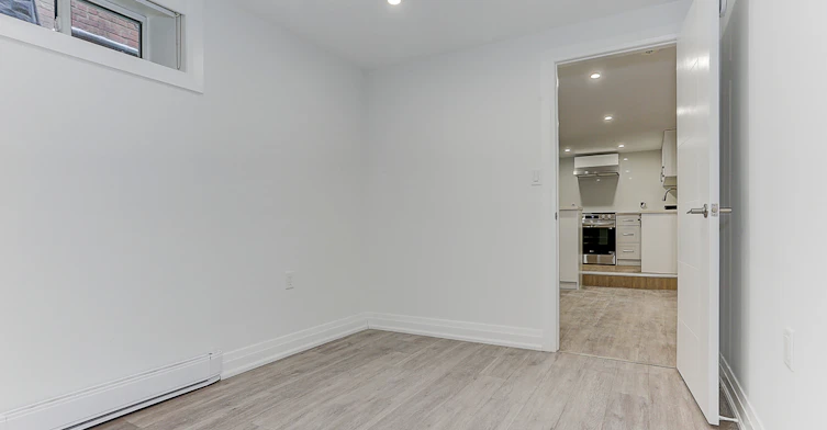 Lower-61 Clouston Avenue, Toronto, ON, M9N 1A6 - 16
