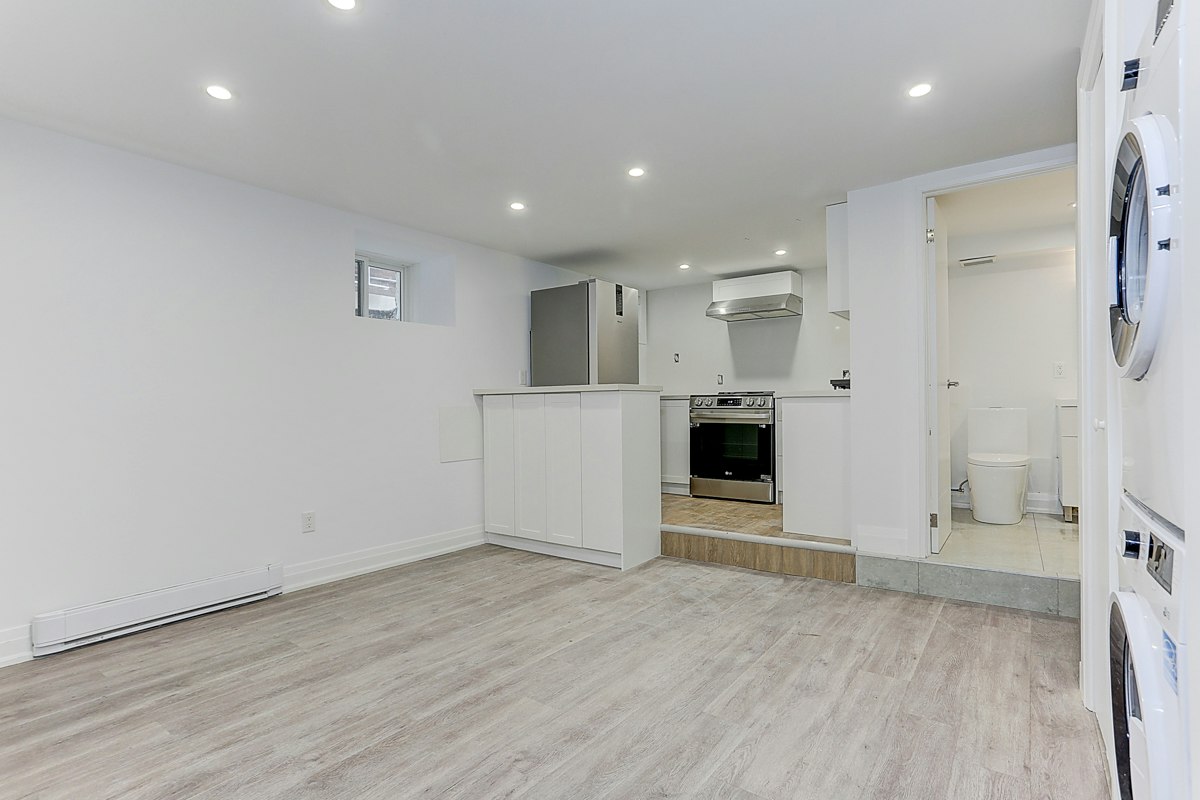 Lower-61 Clouston Avenue, Toronto, ON, M9N 1A6 - 9