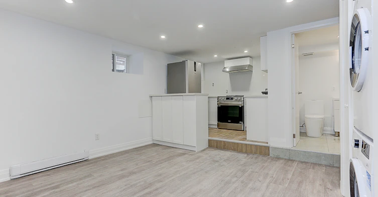 Lower-61 Clouston Avenue, Toronto, ON, M9N 1A6 - 9