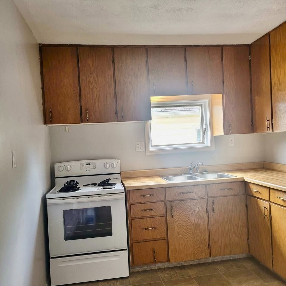 4-56 West 4 Street, Moncton, NB, E1E 3N5