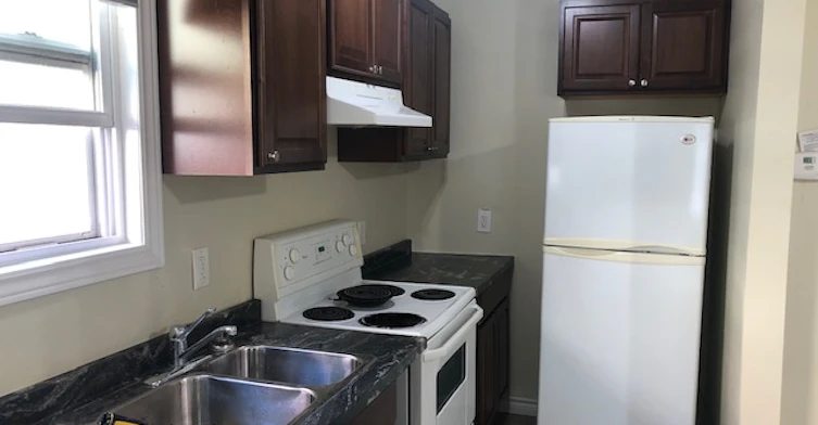 4-1124 Main Street West, Hamilton, ON, L8S 1C1