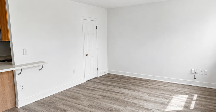 U31-140 Springhurst 31 Avenue, Toronto, ON, M6K 1C1 - 3