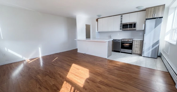 U31-140 Springhurst 31 Avenue, Toronto, ON, M6K 1C1 - 2
