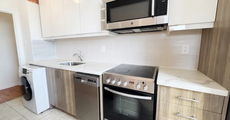 U31-140 Springhurst 31 Avenue, Toronto, ON, M6K 1C1 - 6