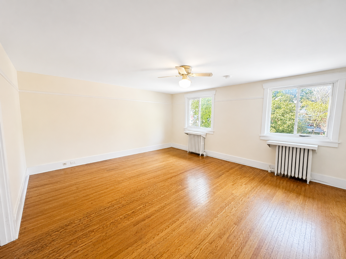 45 Fairleigh Crescent, Hamilton, ON, L8M 2L1 - 2