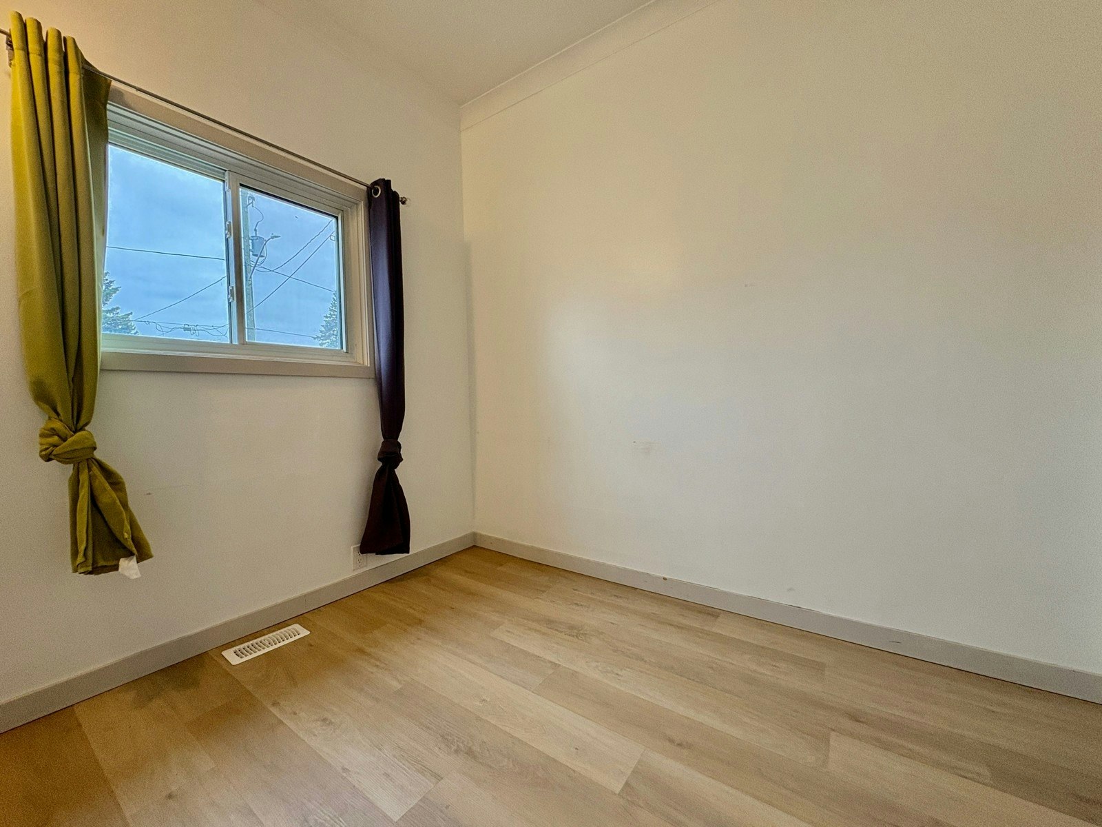 24 Mona Street, Thunder Bay, ON, P7A 6X8 - 12