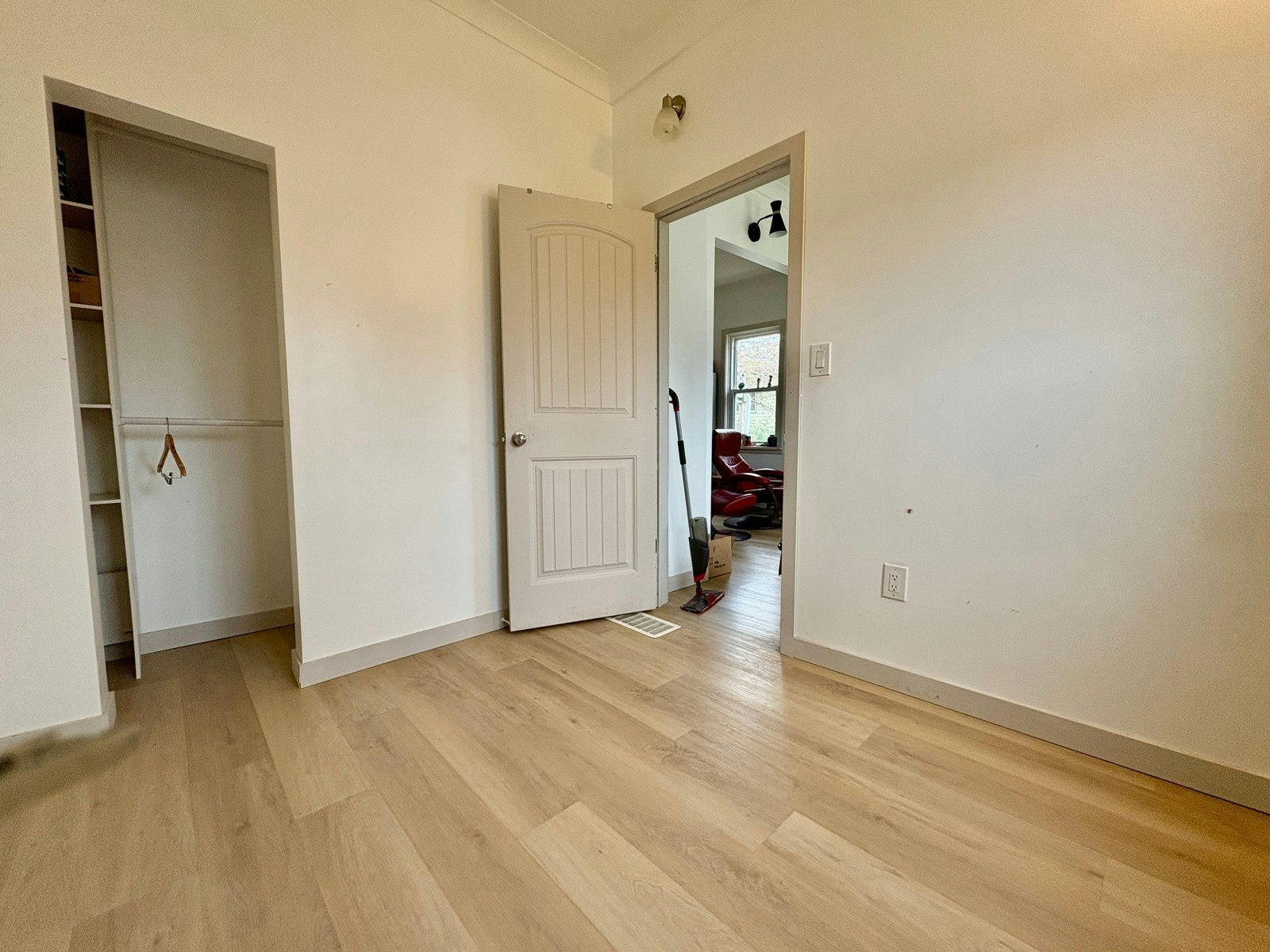 24 Mona Street, Thunder Bay, ON, P7A 6X8 - 13