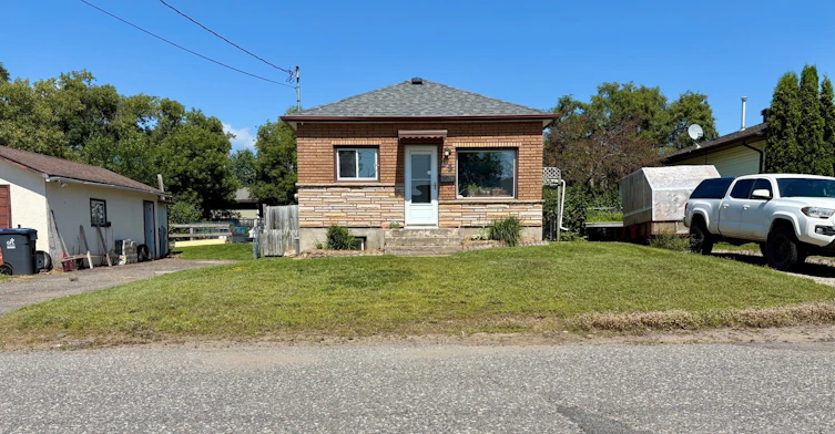 24 Mona Street, Thunder Bay, ON, P7A 6X8