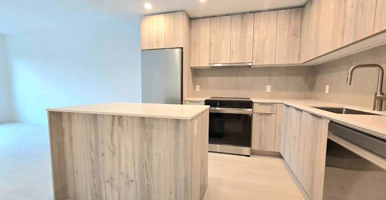 606-3594 North Malsum Vancouver Drive, North Vancouver, BC