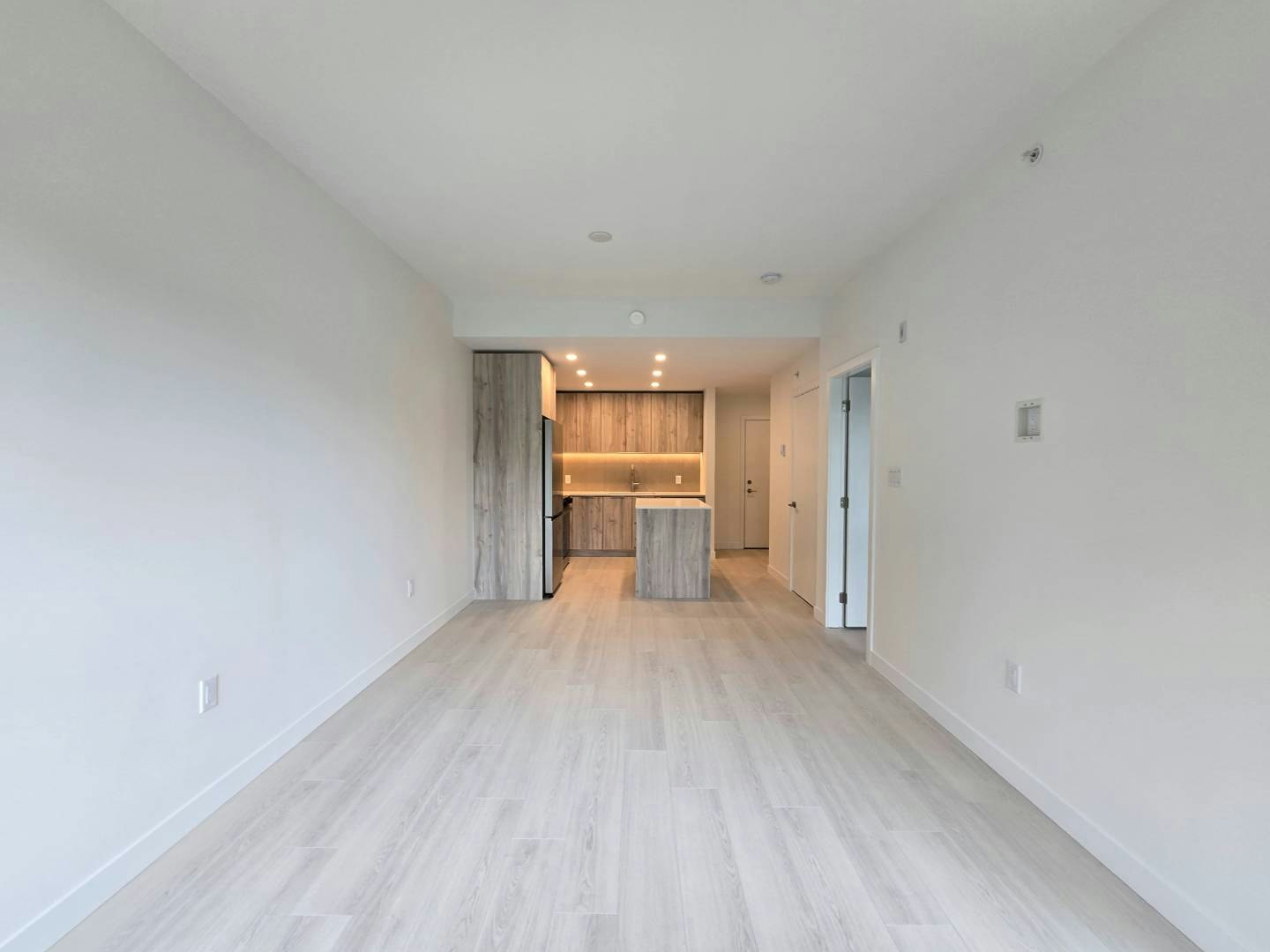606-3594 North Malsum Vancouver Drive, North Vancouver, BC - 2